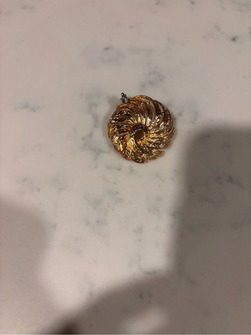 Vintage Crown Trifari Gold Tone Swirl Brooch Pin